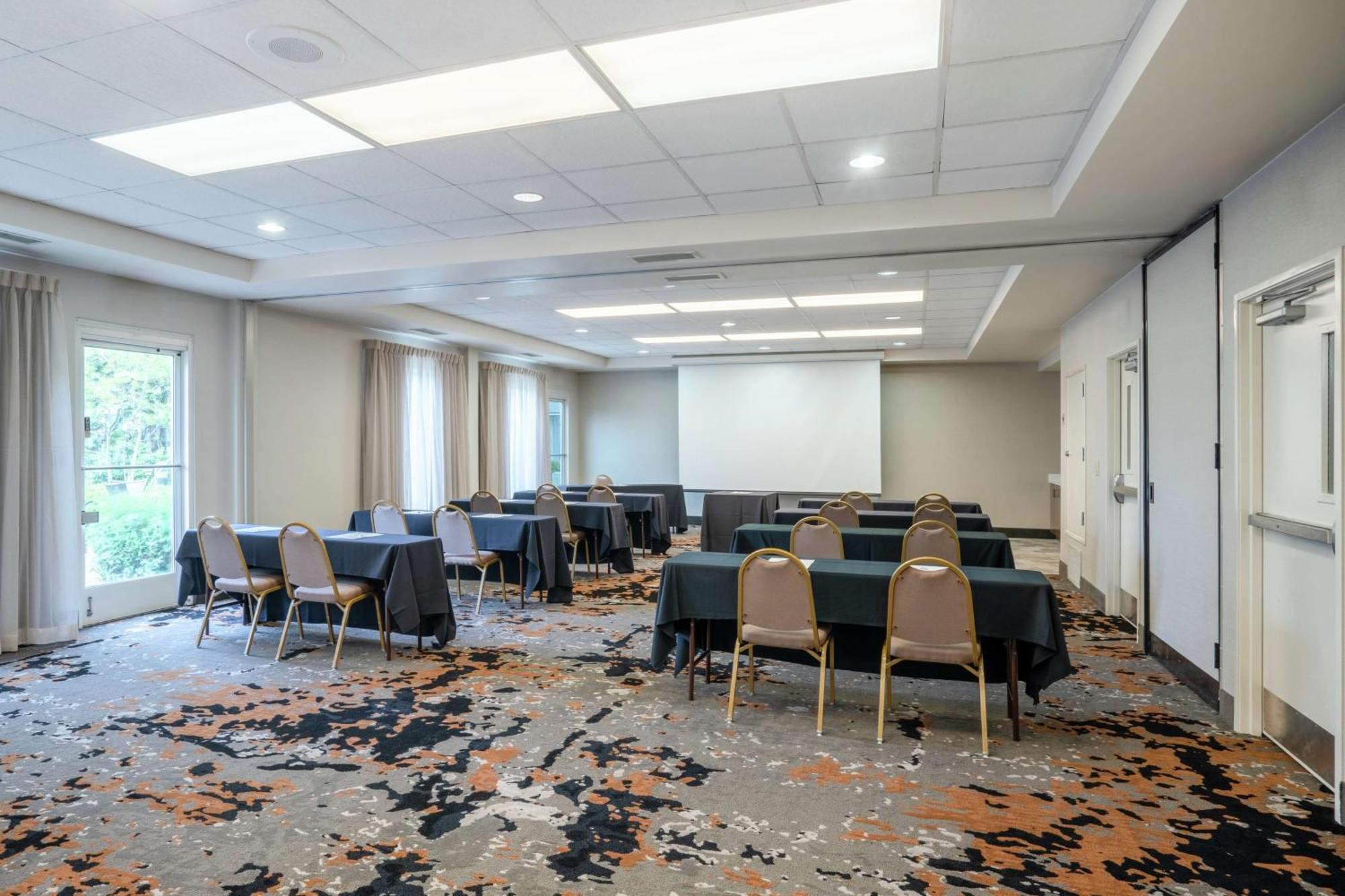 Hilton Garden Inn Louisville East Extérieur photo