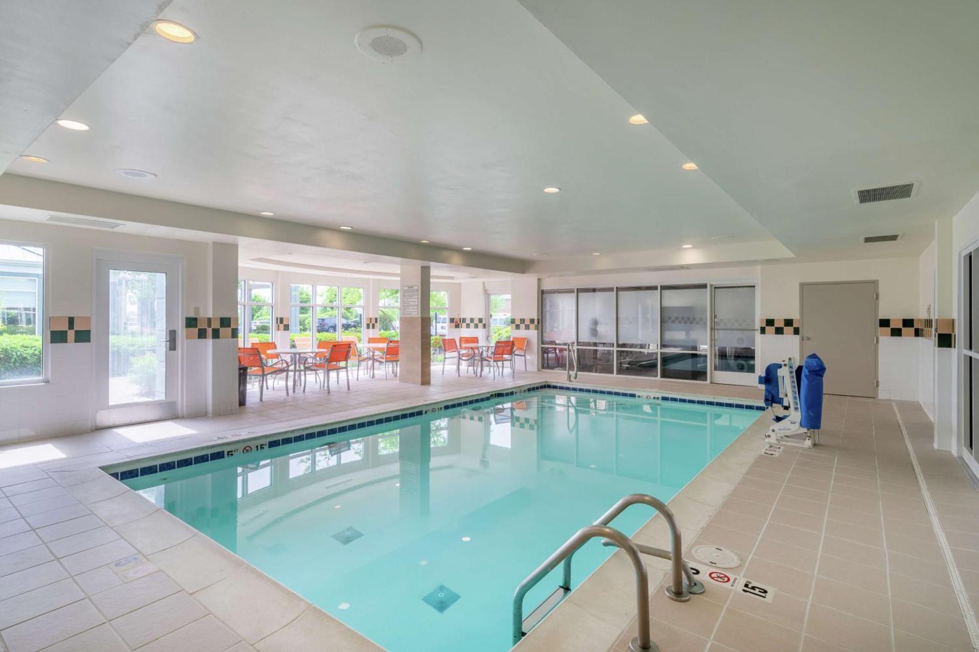 Hilton Garden Inn Louisville East Extérieur photo