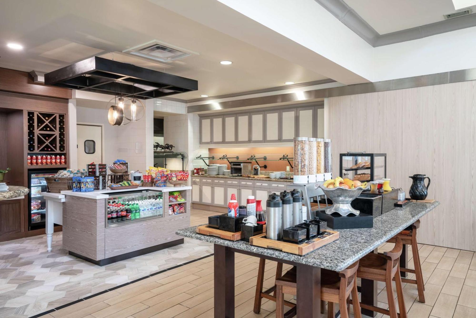 Hilton Garden Inn Louisville East Extérieur photo